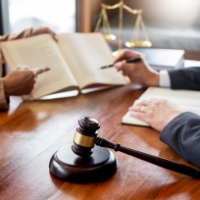 lawyer-in-office-GUYMPXD.jpg
